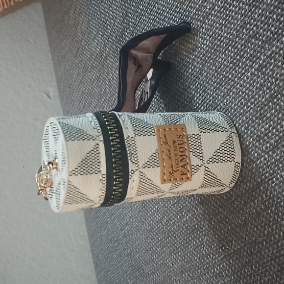 1pc Cosmetic Case Keychain Mini Round Cylinder Lipgloss/Coin Purse Storage Pouch - Picture 1 of 5